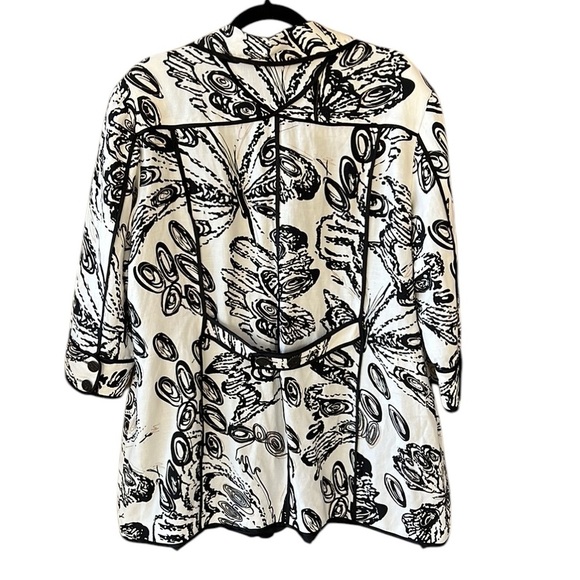 Chico’s XL Linen Blend Black Cream Abstract Floral Long Line Jacket 3/4 Sleeve - Picture 7 of 9